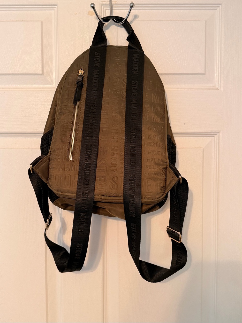 Steve Madden Olive Green Logo-Embossed Backpack Bag With Wristlet. - Picture 3 of 9